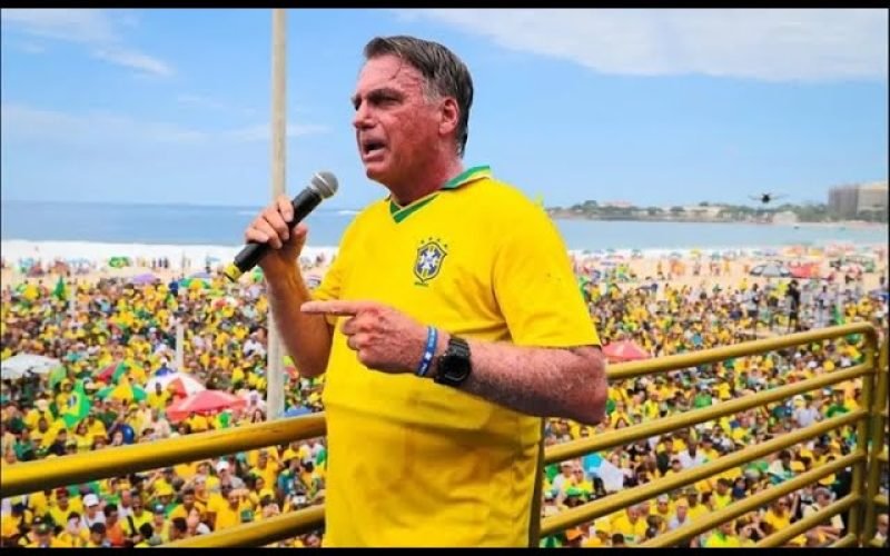 Em discurso durante manifestação, Bolsonaro anuncia que a próxima pode ser em Aracaju.