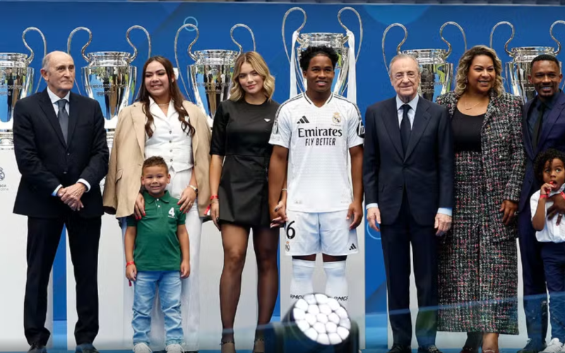 Endrick no Real Madrid: choro do pai e “carinho” no irmão marcam apresentação