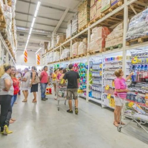 Pesquisa indica que pessoas com alta renda vão mais ao atacarejo do que os mais pobres