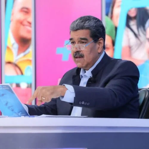 “Quem se assustou que tome um chá de camomila”, diz Maduro após falas de Lula