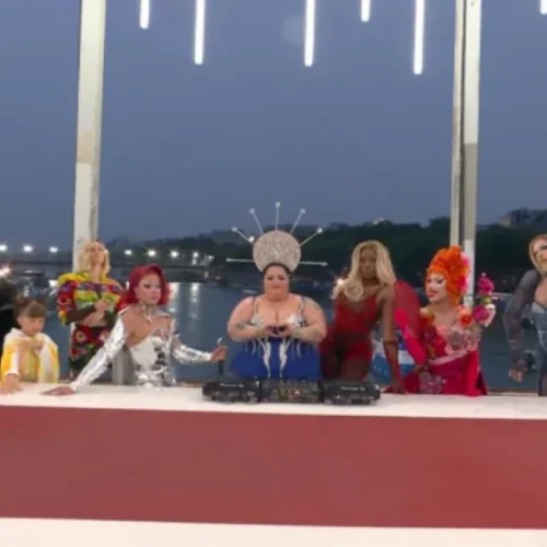 Paris 2024: Santa Ceia é transformada em show de drag queens