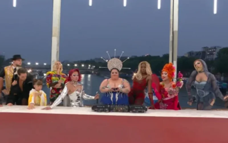 Paris 2024: Santa Ceia é transformada em show de drag queens